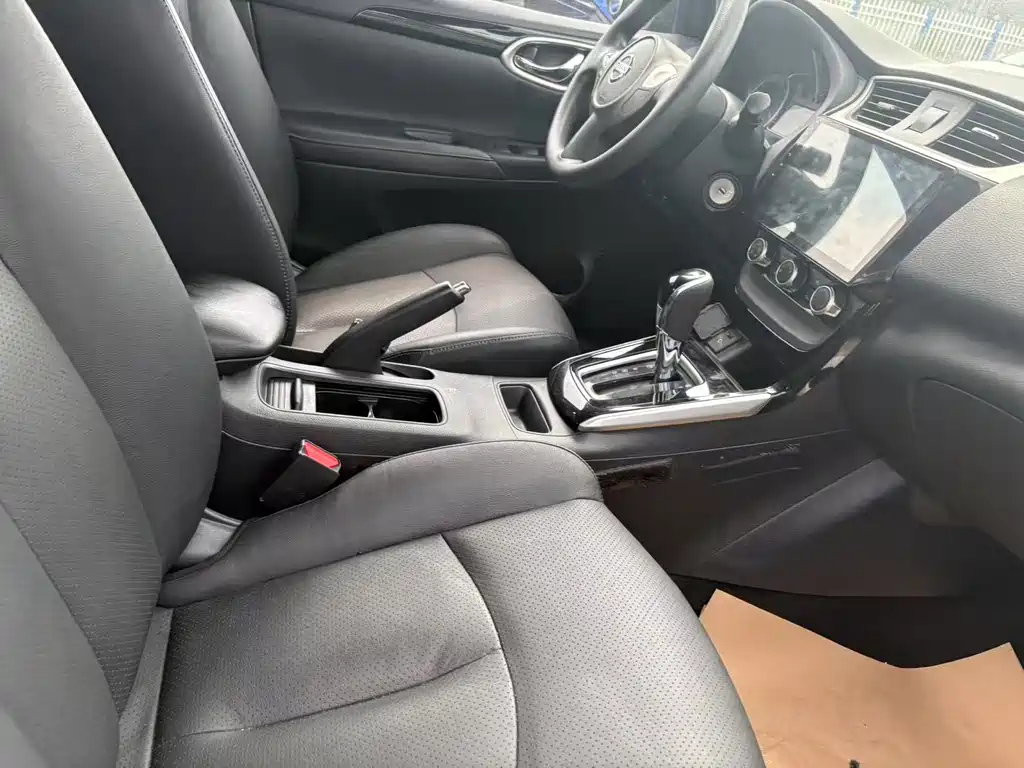 NISSAN SYLPHY 2017