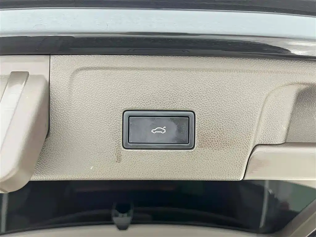 VOLKSWAGEN VILORAN 2024