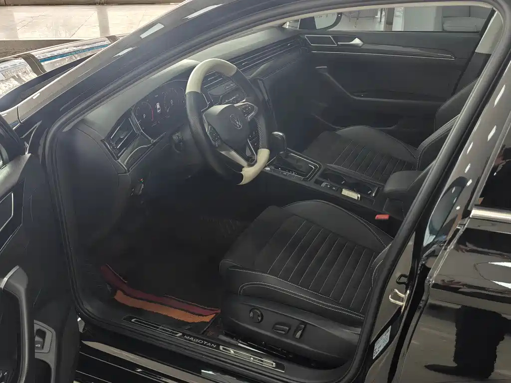 VOLKSWAGEN MAGOTAN 2022