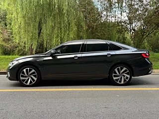 VOLKSWAGEN SAGITAR 2022