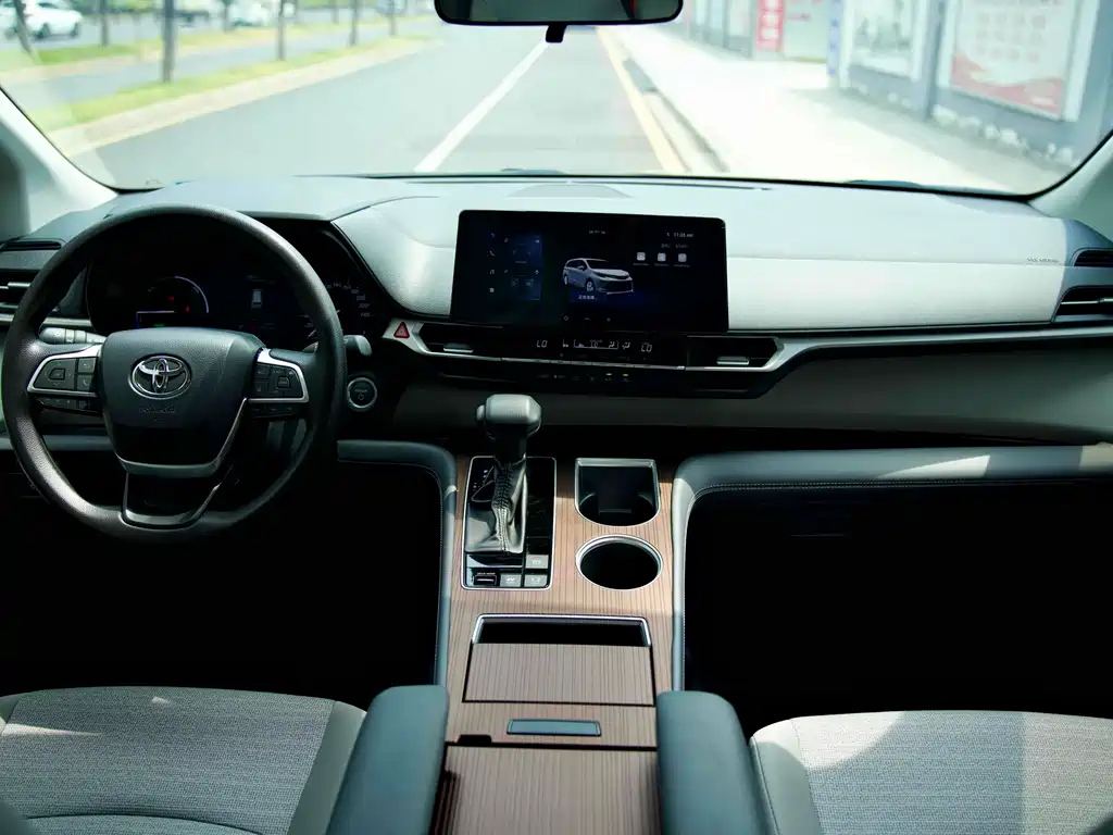 TOYOTA SIENNA SIENNA 2024