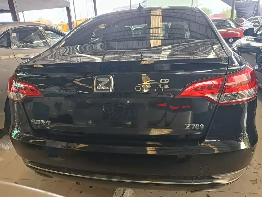ZOTYE Z700 2016