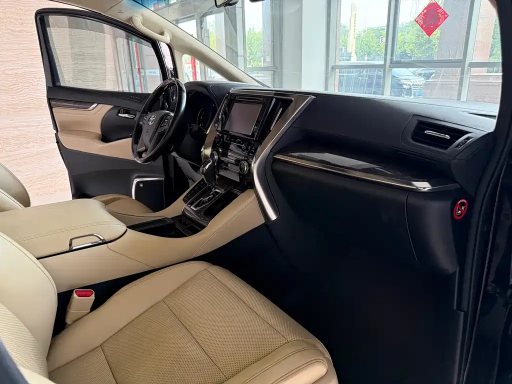 TOYOTA ALPHARD 2018