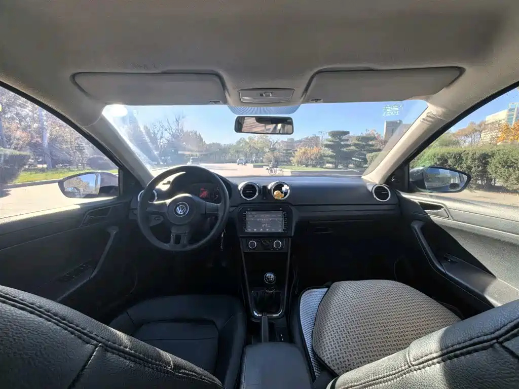 VOLKSWAGEN JETTA 2014