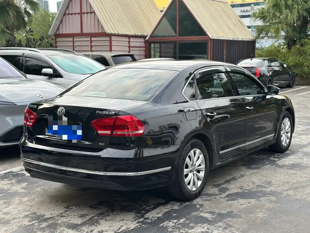 VOLKSWAGEN PASSAT 2014