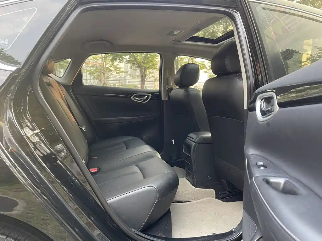 NISSAN SYLPHY 2020