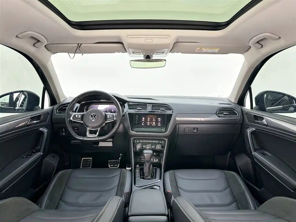 VOLKSWAGEN TIGUAN L 2021