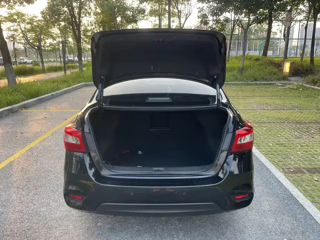 NISSAN SYLPHY 2020