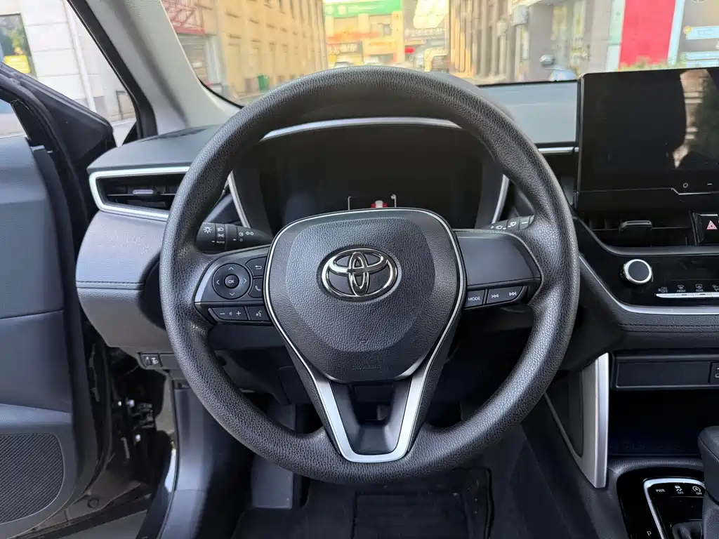 TOYOTA FRONTLANDER 2025