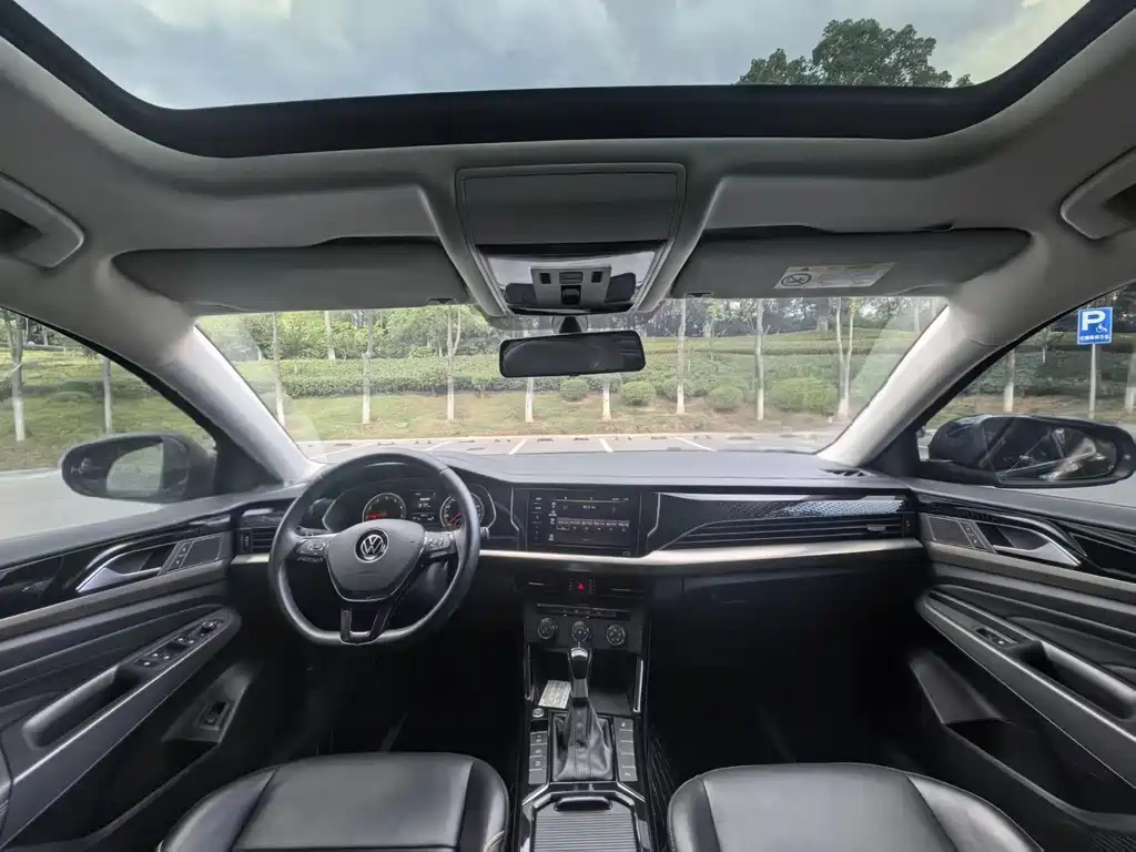 VOLKSWAGEN PASSAT 2021