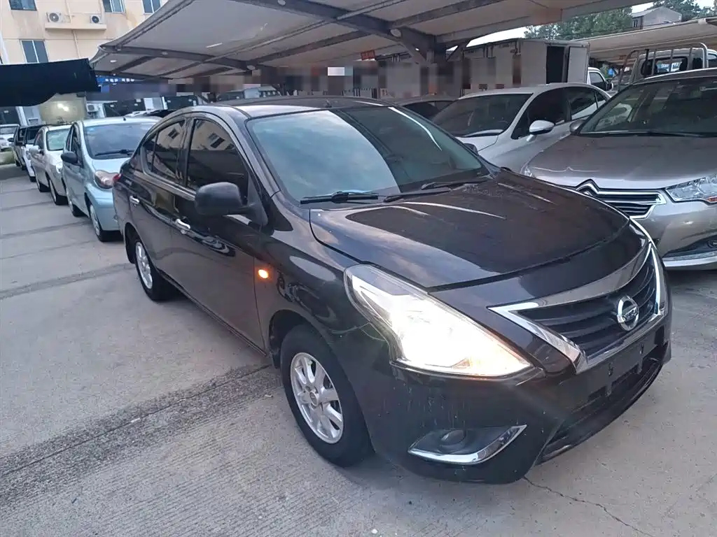 NISSAN SUNNY 2015