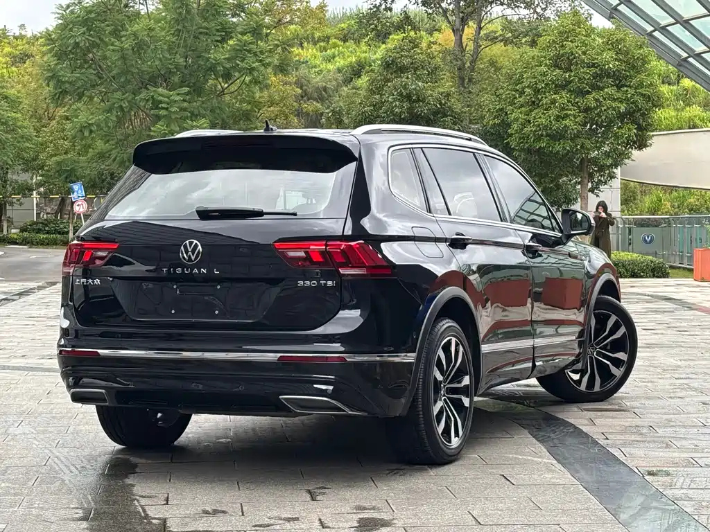 VOLKSWAGEN TIGUAN L 2021