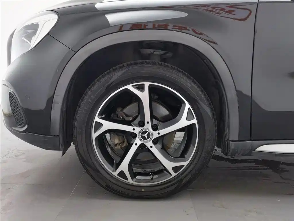 MERCEDES BENZ GLA 2017