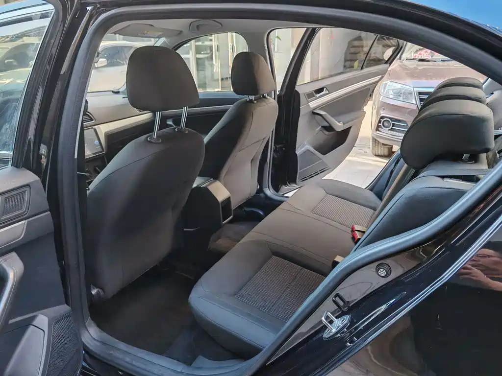 VOLKSWAGEN LAVIDA 2018