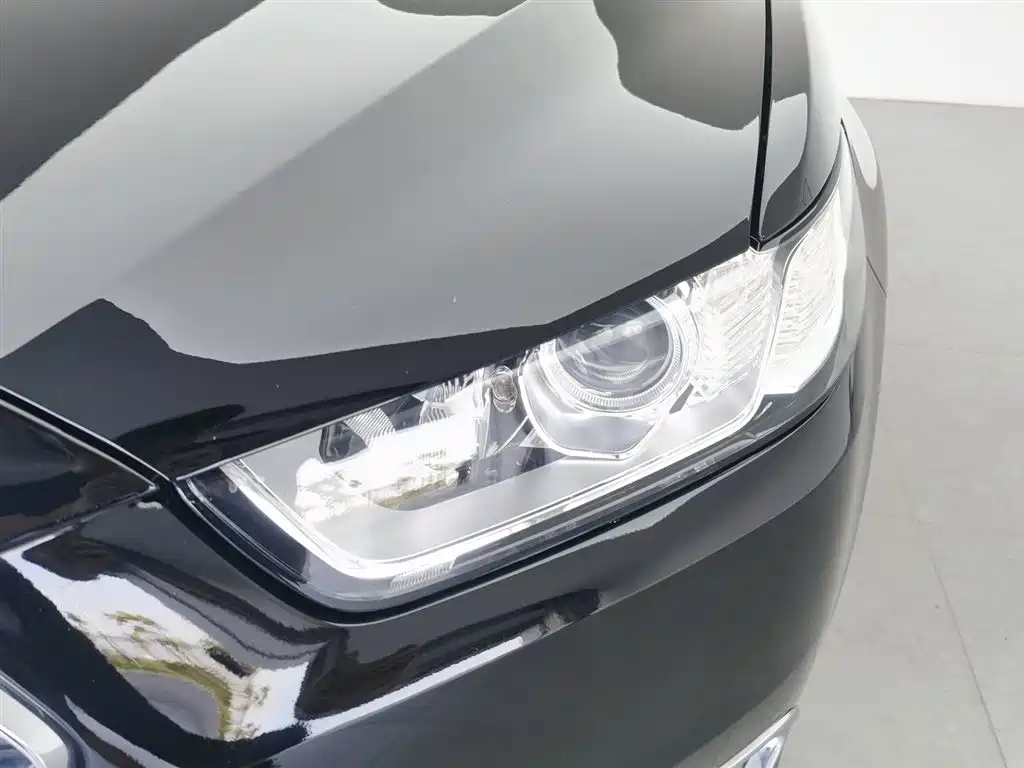 FORD TAURUS 2019