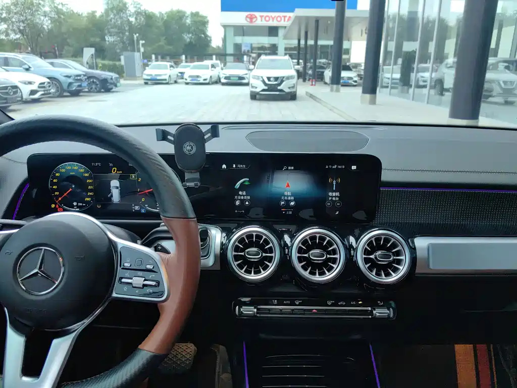 MERCEDES BENZ GLB 2022