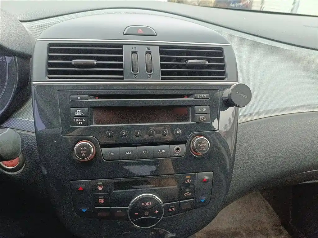 NISSAN TIIDA TIIDA 2011