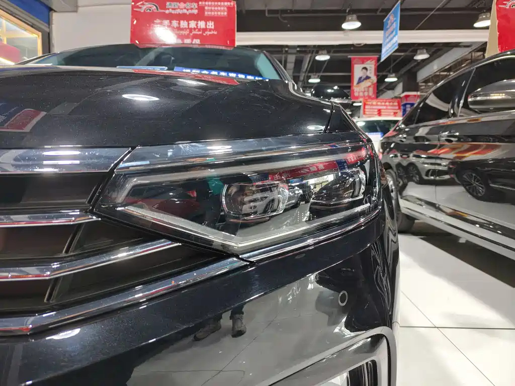 VOLKSWAGEN MAGOTAN 2020