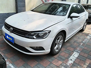 VOLKSWAGEN LAMANDO 2015