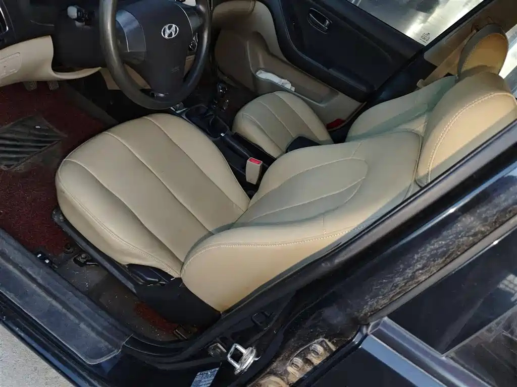 HYUNDAI CELESTA 2015