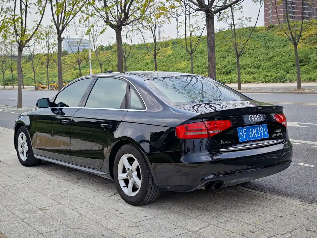 AUDI A4L 2013