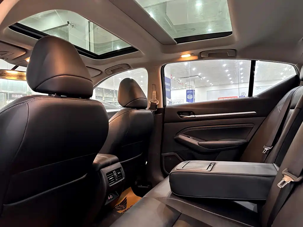 NISSAN TEANA 2019