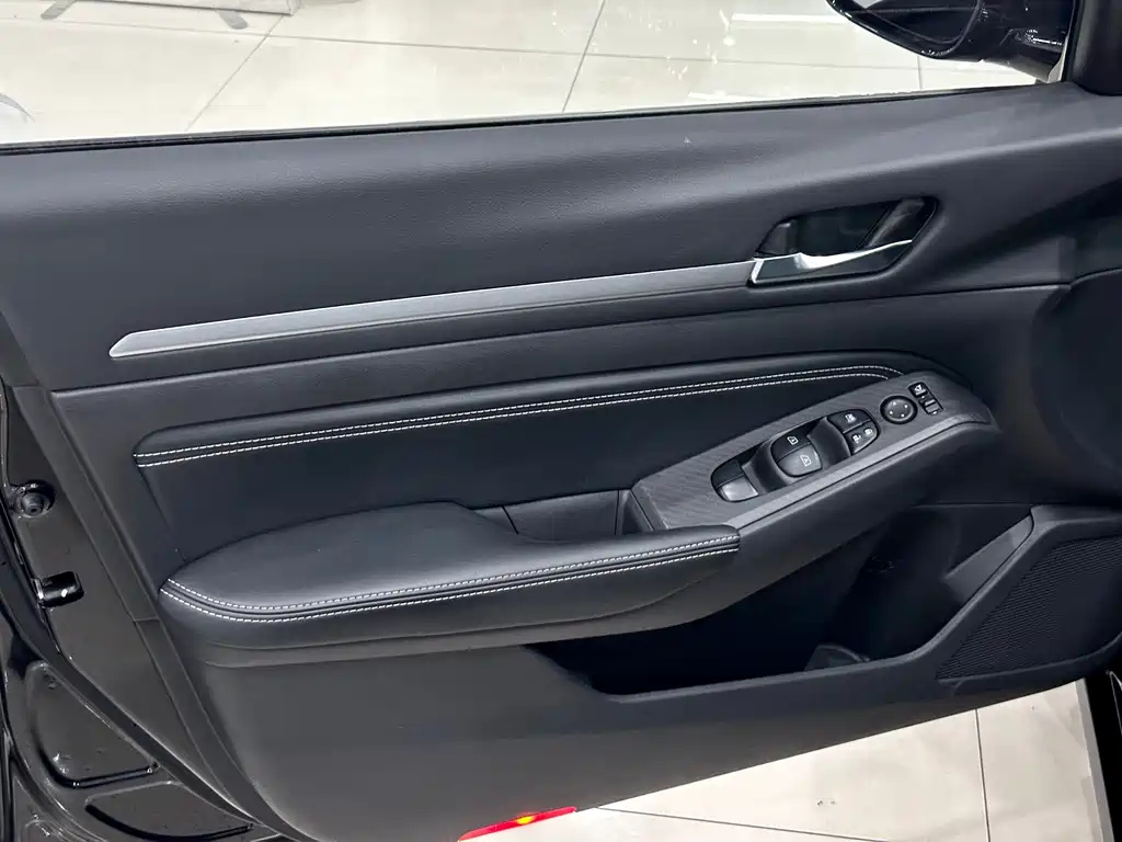 NISSAN TEANA 2019