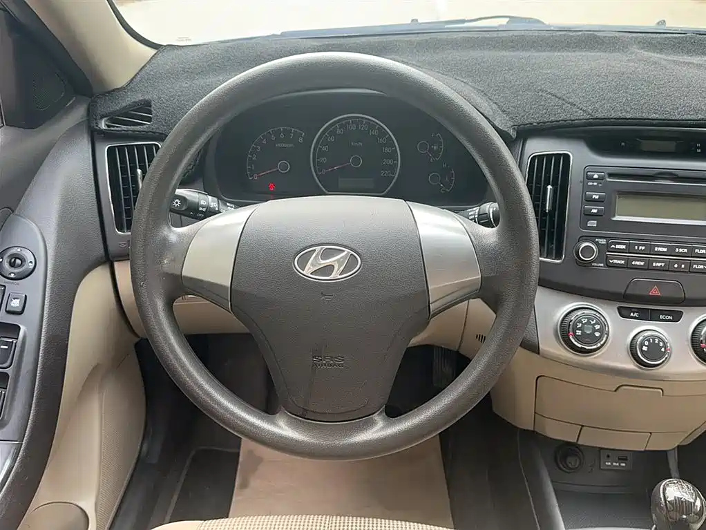 HYUNDAI CELESTA 2011