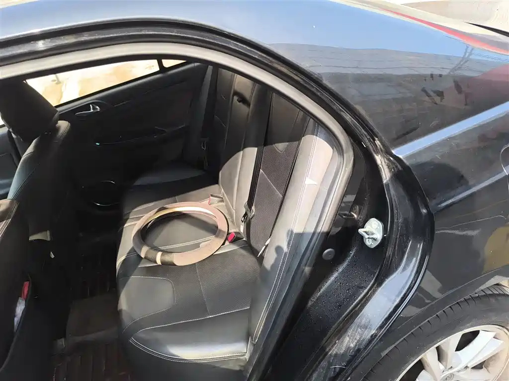 BYD SURUI 2014
