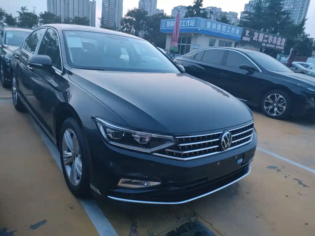 VOLKSWAGEN MAGOTAN 2025