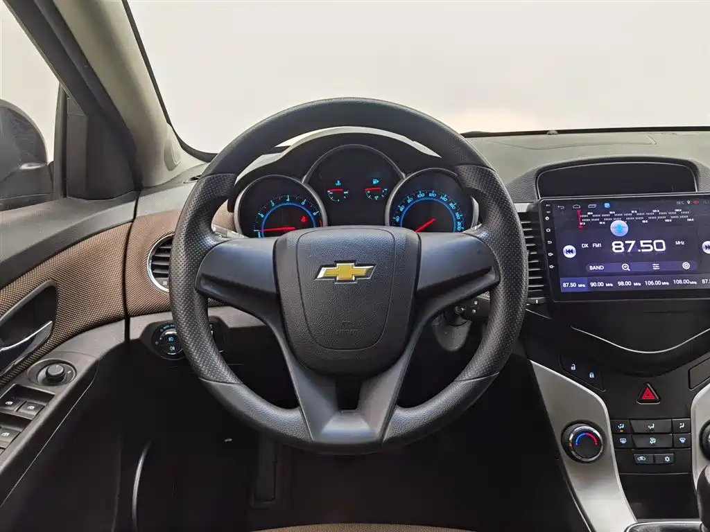 CHEVROLET CRUZE 2017