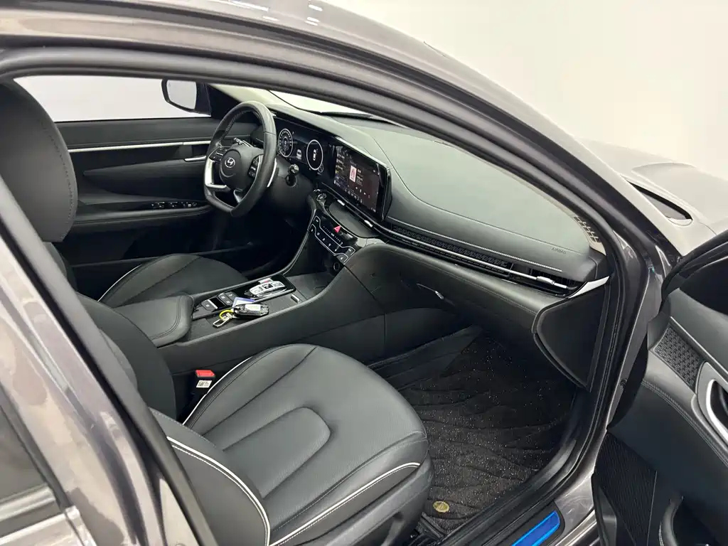 HYUNDAI MISTRA 2021