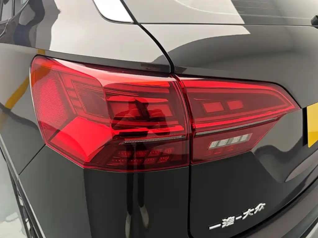 VOLKSWAGEN TAYRON 2023