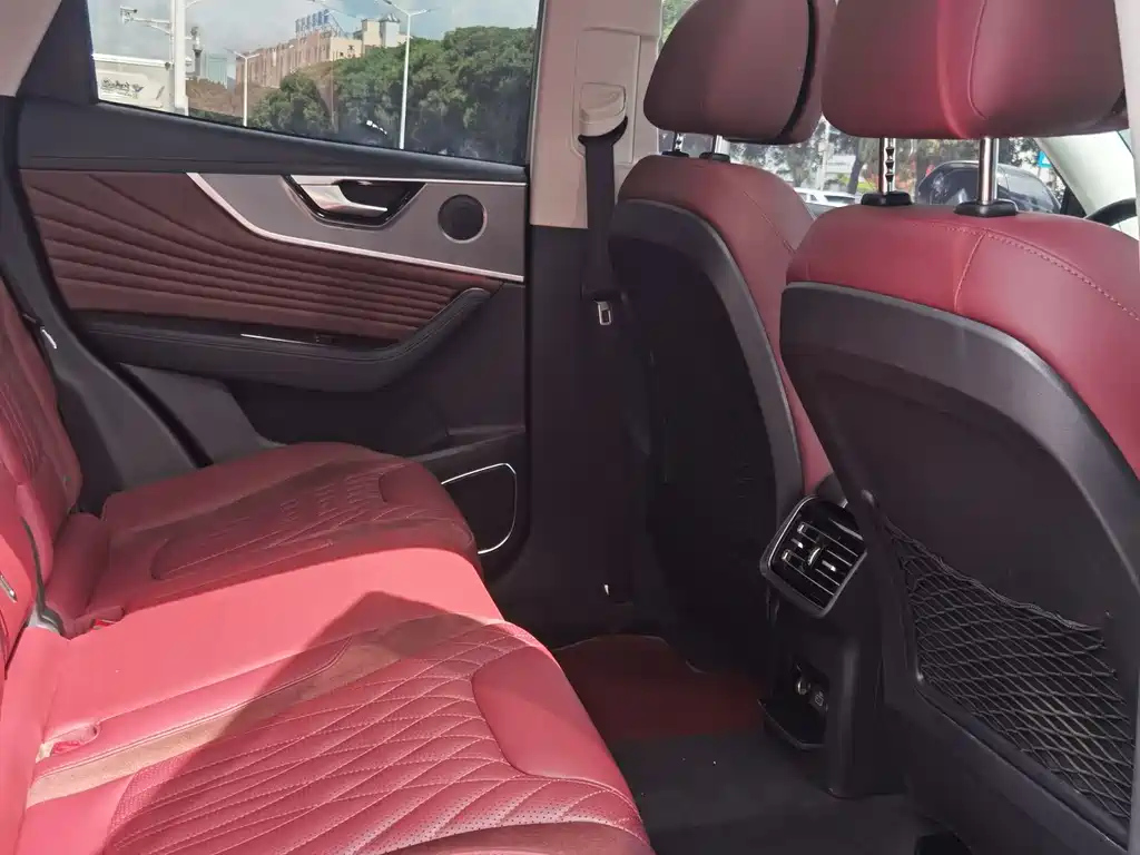 HONGQI HS5 2023