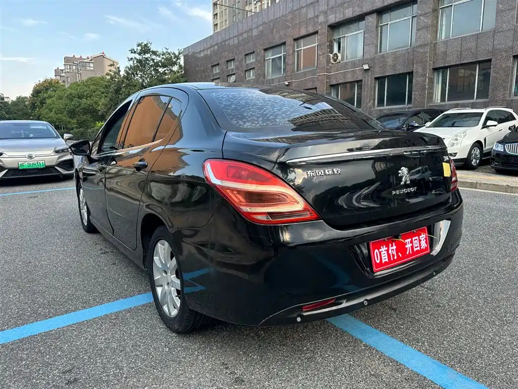 PEUGEOT 308 2013
