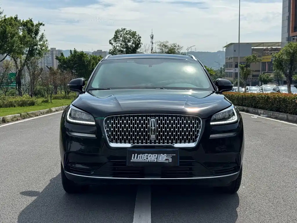 LINCOLN ADVENTURER 2023