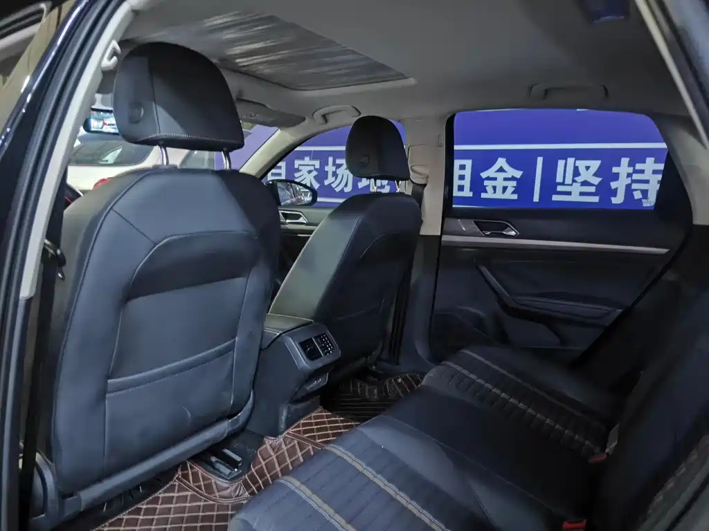 VOLKSWAGEN LAVIDA 2020