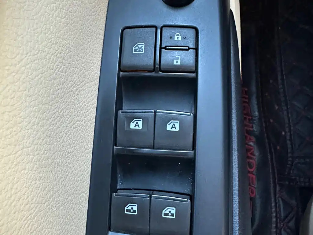TOYOTA HIGHLANDER 2015