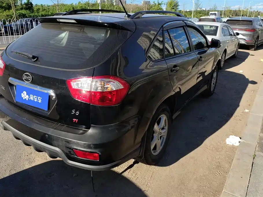 BYD S6 2014