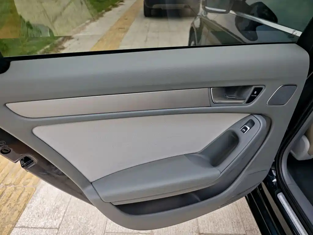 AUDI A4L 2013
