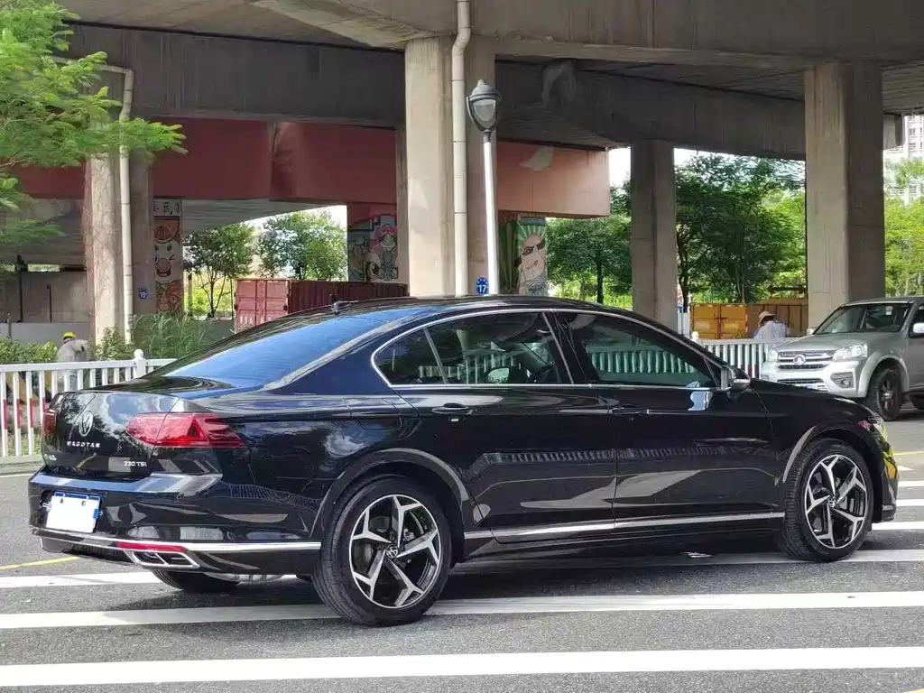 VOLKSWAGEN MAGOTAN 2023