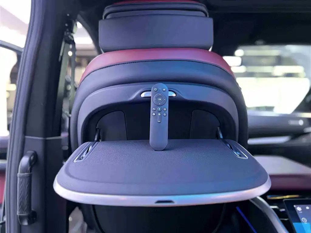 FORD TOUREO 2023