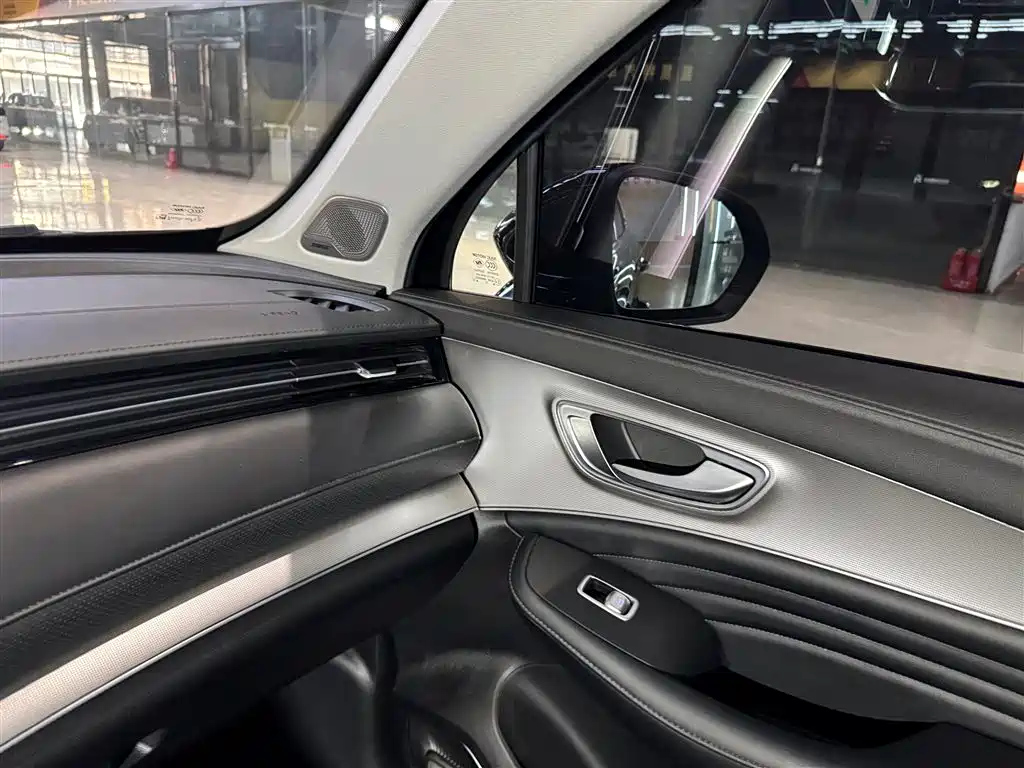 ROEWE RX5 MAX 2021