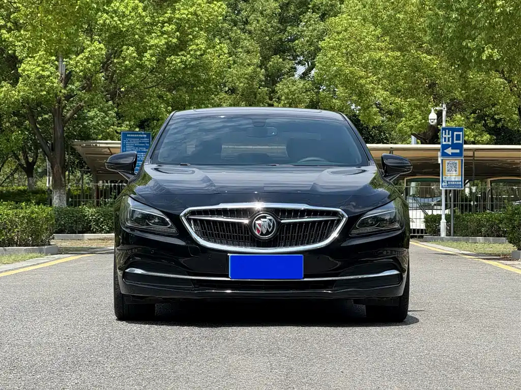 BUICK LACROSSE 2018