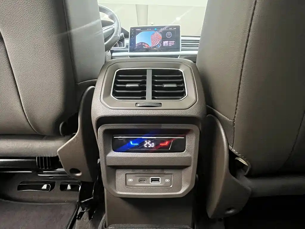 VOLKSWAGEN TIGUAN L 2023