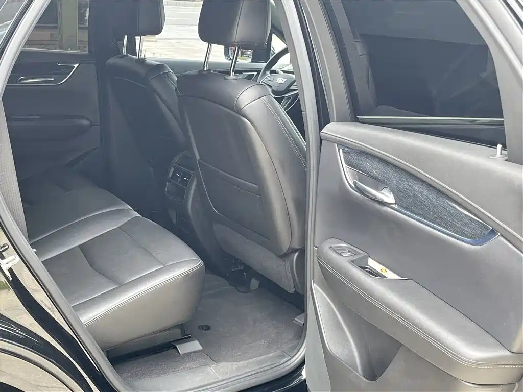 CADILLAC XT5 2022