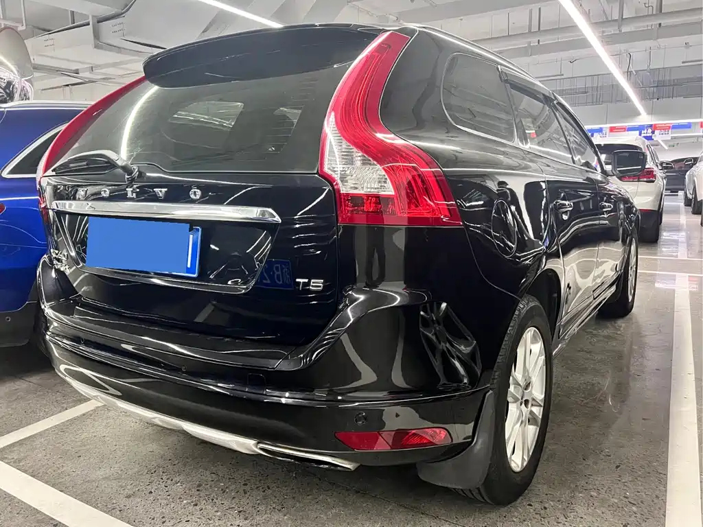 VOLVO XC60 2015