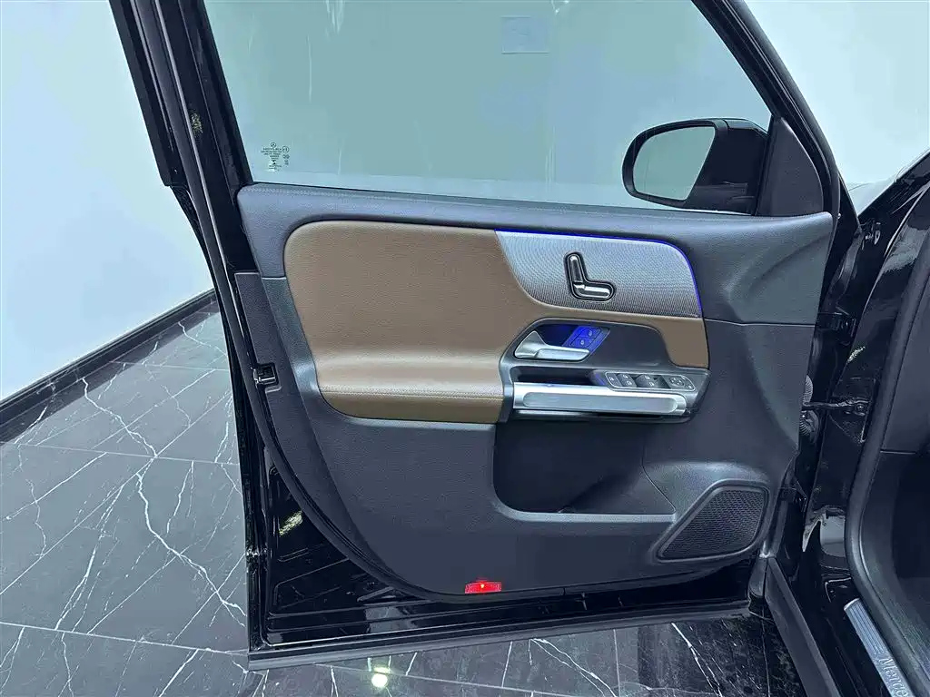 MERCEDES BENZ GLB 2022