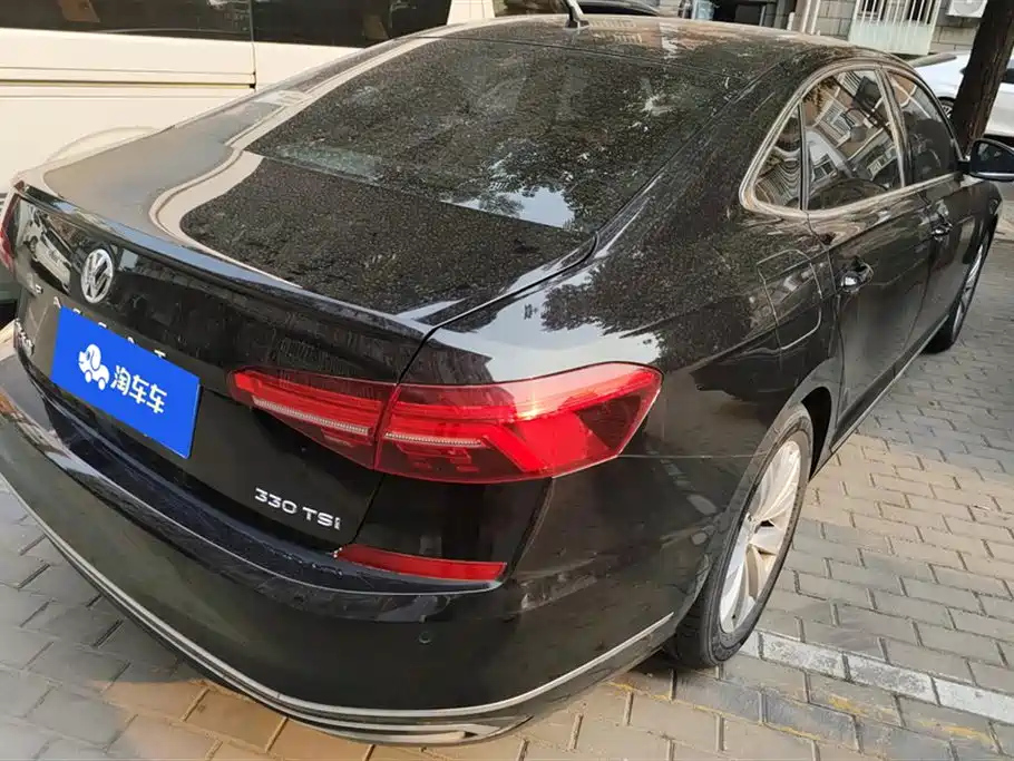 VOLKSWAGEN PASSAT 2019