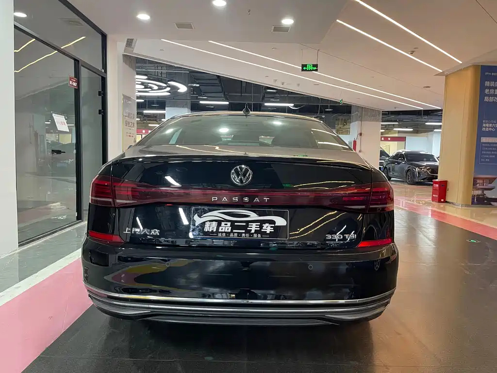 VOLKSWAGEN PASSAT 2024